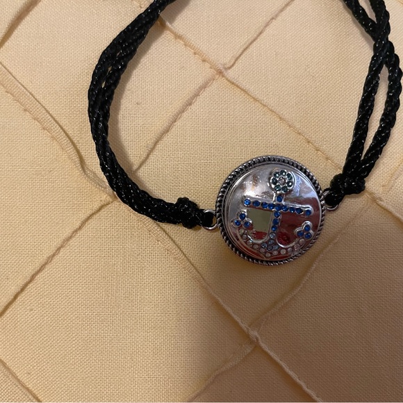 Magnolia & Vine set of three bracelets with snaps - Picture 4 of 5